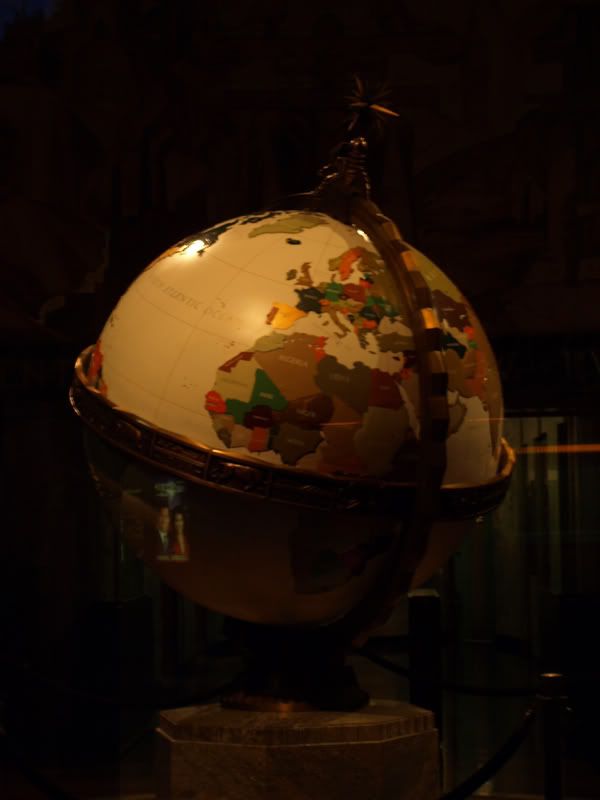 LA Times spinning globe by Mia