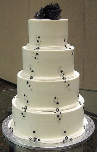 Black and Silver Wedding Cake very simple and beauty cake