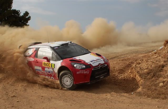 IMAGE: http://i657.photobucket.com/albums/uu294/tightangle/IMG_7044.jpg