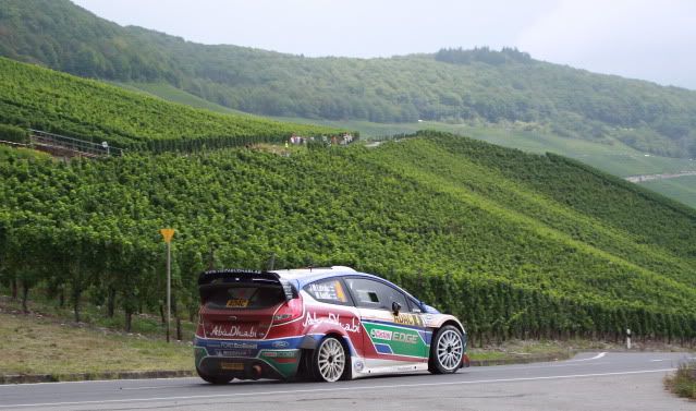 IMAGE: http://i657.photobucket.com/albums/uu294/tightangle/IMG_8024.jpg