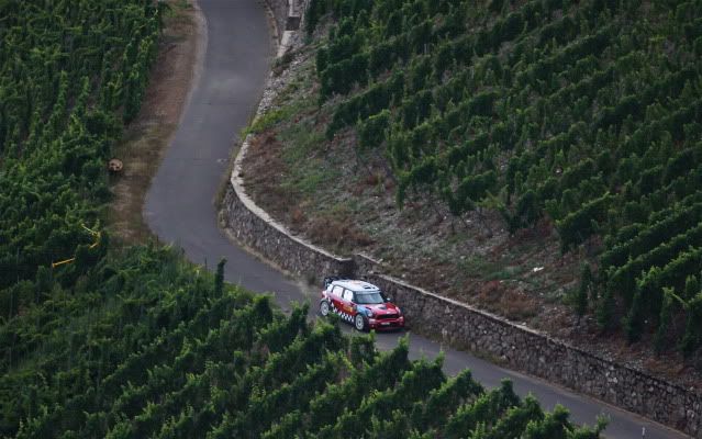 IMAGE: http://i657.photobucket.com/albums/uu294/tightangle/IMG_9685.jpg