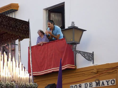 http://i657.photobucket.com/albums/uu295/Vaquilla2/Roger%20Federer%20II/59zi2f.jpg