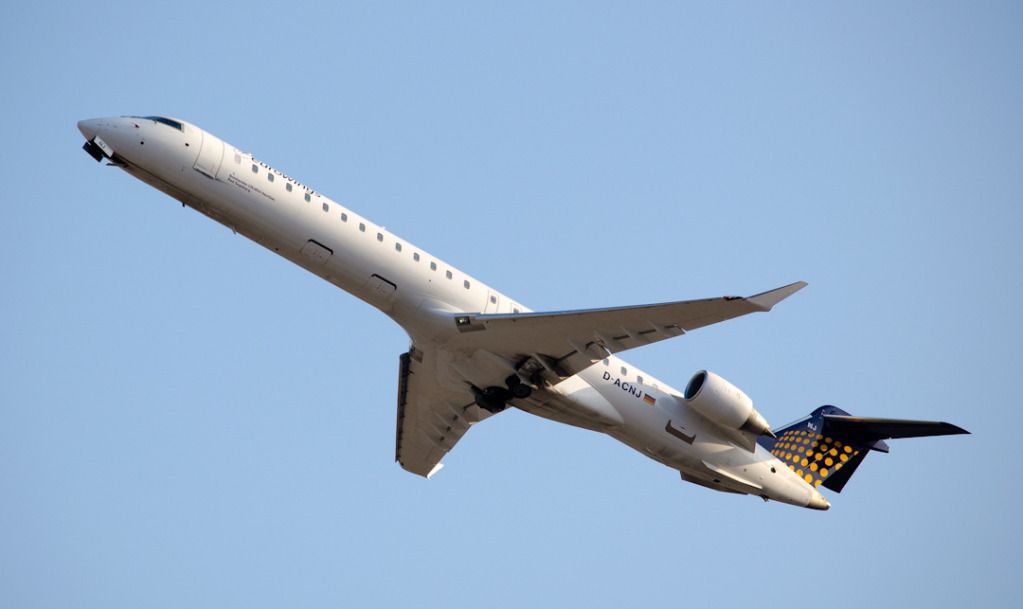Eurowings_CRJ900_D-ACNJ_EDDC_20120304_002.jpg