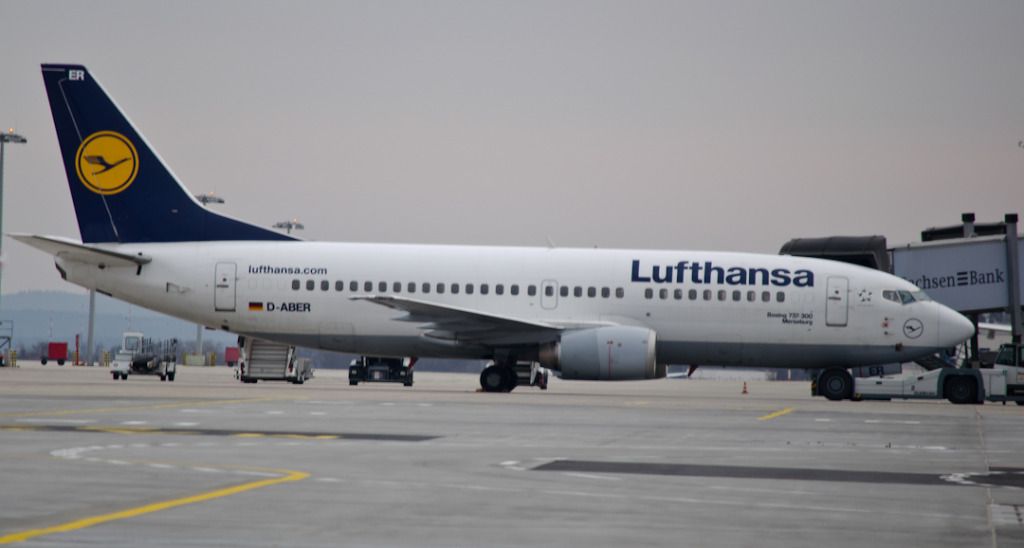 Lufthansa_B737-300_D-ABER_EDDC_20120304_001.jpg