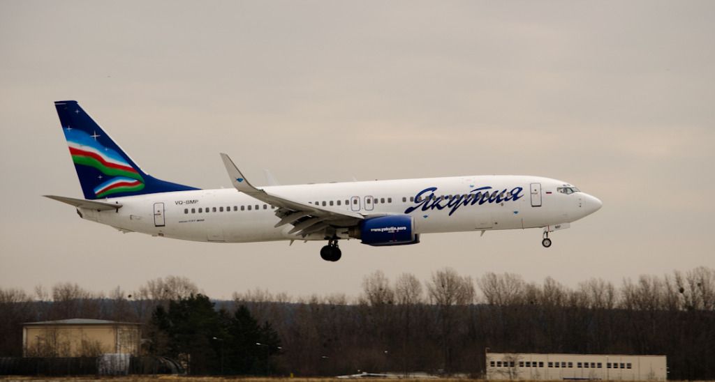 Yakutia_B737-800_VQ-BMP_EDDC_20120304_002.jpg